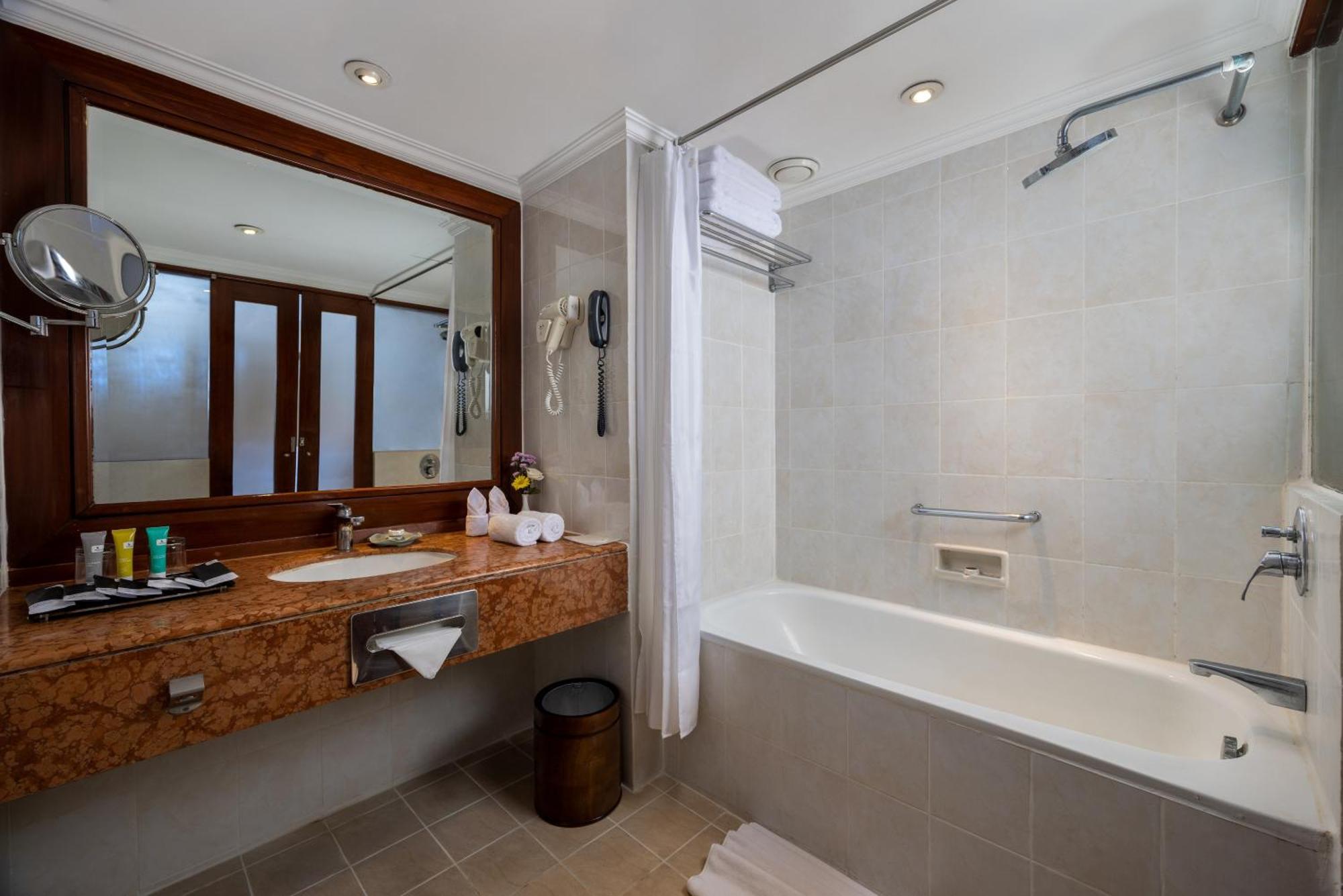 Prama Bali Hotel 5*